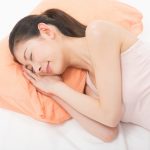 睡眠障害を改善できる快眠グッズ！枕の種類や選び方